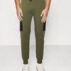 Contrast Pocket Tech Jogger - Cargobroek - Khaki -Jack and Jones Verkoopwinkel 00b79a5f6fa345e987d2f14e4030e834