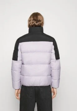 Calvin Klein Jeans Blocking Puffer Jacket - Winterjas - Lavender Aura 10 Calvin Klein Jeans Blocking Puffer Jacket - Winterjas - Lavender Aura -Jack and Jones Verkoopwinkel 01bdd56d68d746e99149ee0ec79e095e
