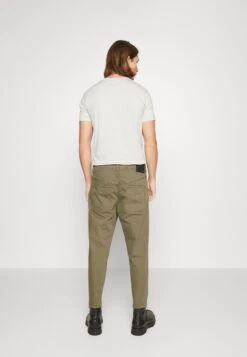 DRYKORN Kenn - Relaxed Fit Jeans - 2100 Green -Jack and Jones Verkoopwinkel 028918527aec4ff881106663a6bc19ca