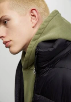 PULL & BEAR Winterjas - Mottled Black -Jack and Jones Verkoopwinkel 03d92dd3da014170b48d36da98170b54