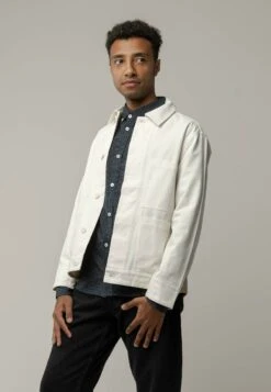 Mela Workwear Senthil - Lichte Jas - Cream -Jack and Jones Verkoopwinkel 05db7a42fb2244c7914b8579cca0042a
