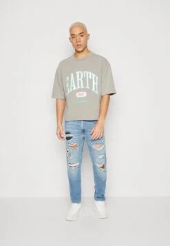 Replay Mickym Pants Broken Edge - Jeans Tapered Fit - Light Blue -Jack and Jones Verkoopwinkel 0862faeebb9c4a569a68be49d56094e4