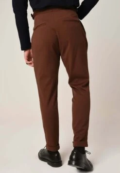High Waist- Chino - Brown 7 High Waist- Chino - Brown -Jack and Jones Verkoopwinkel 08d7370b9da94e08947f715fa047a536