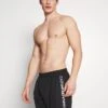 EA7 Emporio Armani Sea World Logo - Zwemshorts - Nero/Silver 1 EA7 Emporio Armani Sea World Logo - Zwemshorts - Nero/Silver -Jack and Jones Verkoopwinkel 0a33f4070782469b932b4dceba13f948