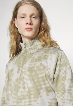 Nike Sportswear Windjack - Neutral Olive/Light Iron Ore/Black 19 Nike Sportswear Windjack - Neutral Olive/Light Iron Ore/Black -Jack and Jones Verkoopwinkel 0b65fbfa3ed84b8c9cd19cbef2eb1cc0