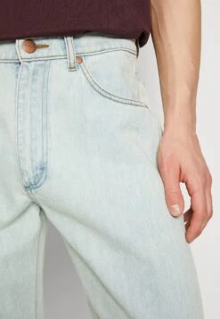 Wrangler Frontier - Straight Leg Jeans - Icy Blue -Jack and Jones Verkoopwinkel 0bdc17402e9445ae97e08d54dc8f7b64