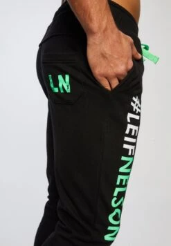 Gym - Trainingsbroek - Schwarz Grün -Jack and Jones Verkoopwinkel 0d9a033768954986a4c832d17769967c