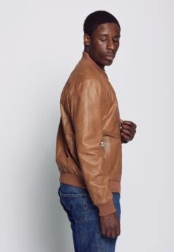 Leren Jas - Cognac 11 Leren Jas - Cognac -Jack and Jones Verkoopwinkel 11637c506b2949a79d9e05f7f243fa59