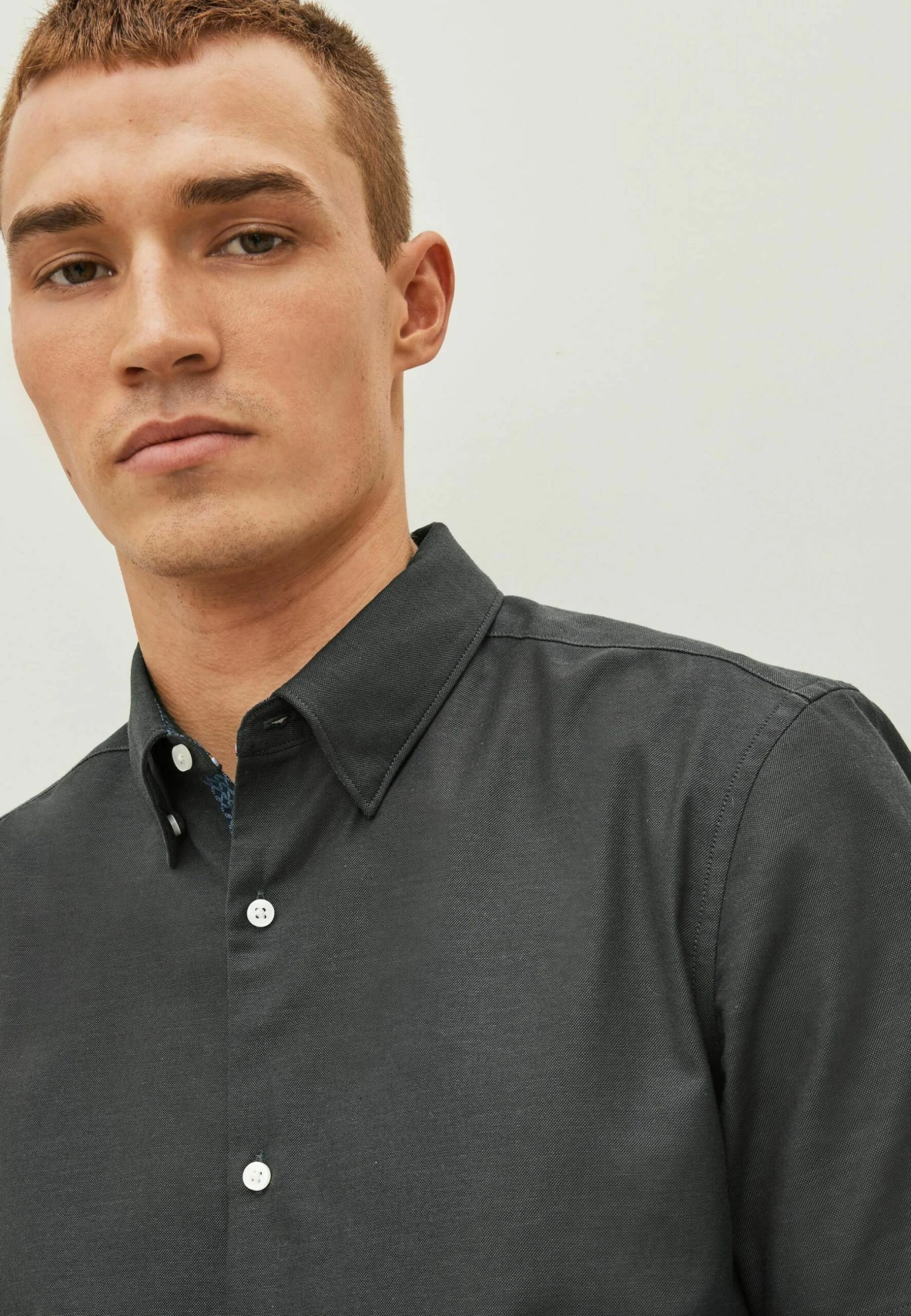 Next Stretch Oxford Short Sleeve Standard - Overhemd - Charcoal Grey 5 Next Stretch Oxford Short Sleeve Standard - Overhemd - Charcoal Grey - Afbeelding 3