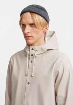 Stutterheim Stockholm Long Print - Regenjas - Light Sand -Jack and Jones Verkoopwinkel 16c507954ae5432bbd28bcb380679c60