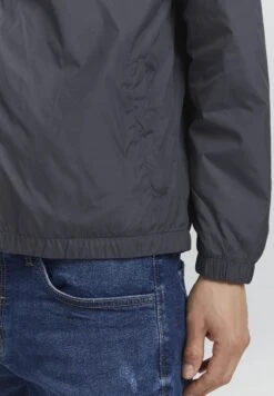 Project Prskavo - Jas - Iron Gate -Jack and Jones Verkoopwinkel 1887c0a10a9042c69a4077ab8fd4918b