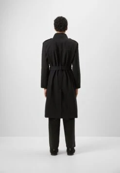 Han Kjøbenhavn Cargo Trenchcoat - Trenchcoat - Black -Jack and Jones Verkoopwinkel 1a70db2a12cb41268c5a270cced26f84