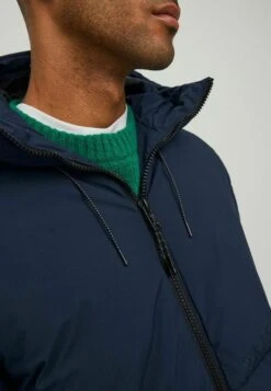 Jack & Jones Lange- Winterjas - Navy Blazer -Jack and Jones Verkoopwinkel 1e8d15bd5e6946b1a58ed4b72e86bbeb