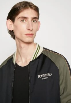 Iceberg Giubbotto Tessuto - Bomberjacks - Black/Khaki 13 Iceberg Giubbotto Tessuto - Bomberjacks - Black/Khaki -Jack and Jones Verkoopwinkel 2205f05070f7458b98e3ea4d9d356f77