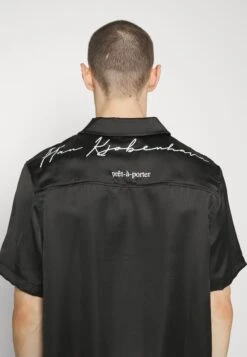 Han Kjøbenhavn Pret A Porter Camp Collar - Overhemd - Black 11 Han Kjøbenhavn Pret A Porter Camp Collar - Overhemd - Black -Jack and Jones Verkoopwinkel 26bf7d5f826044dbbe4996cb961317f8