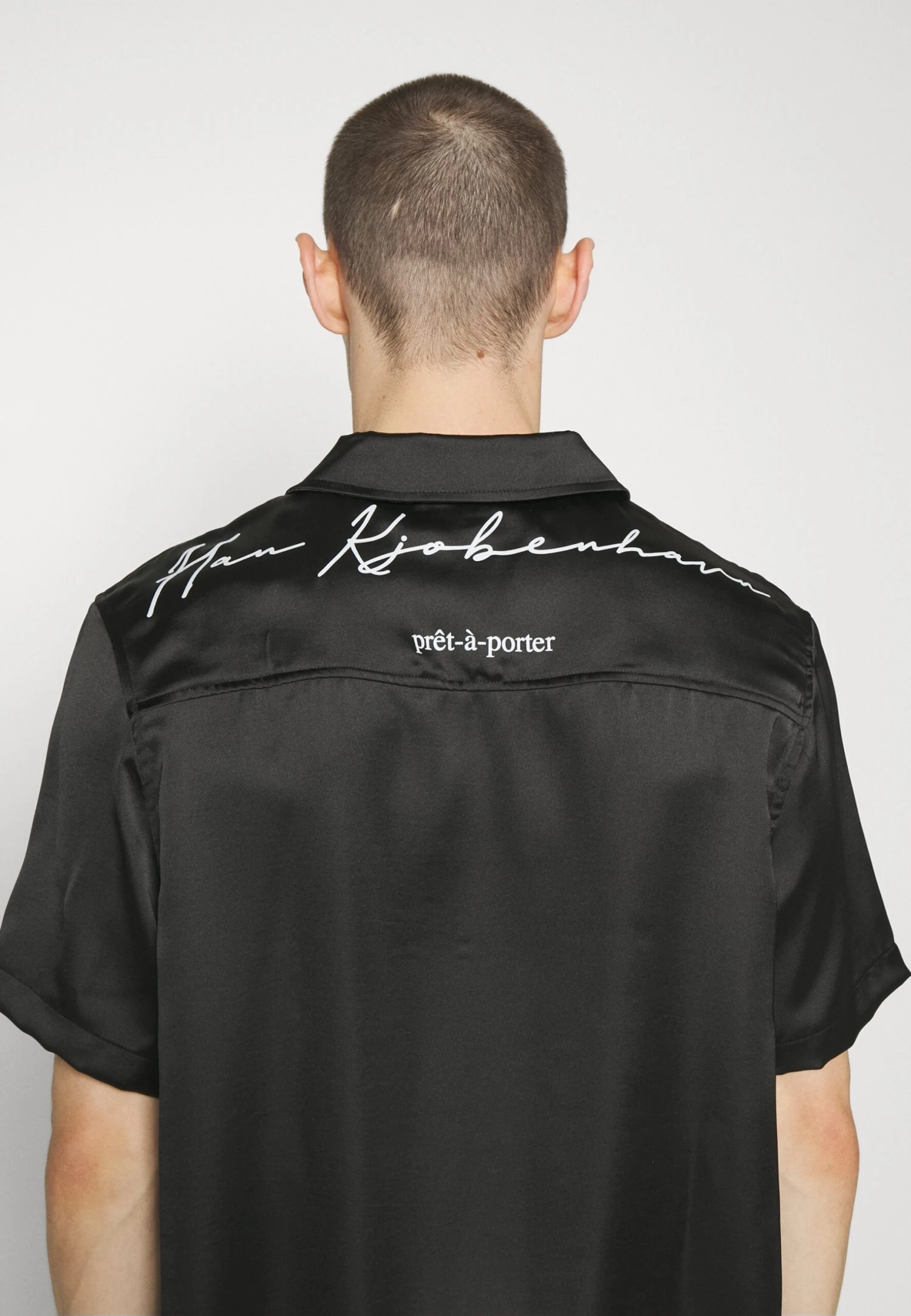 Han Kjøbenhavn Pret A Porter Camp Collar - Overhemd - Black 6 Han Kjøbenhavn Pret A Porter Camp Collar - Overhemd - Black - Afbeelding 4