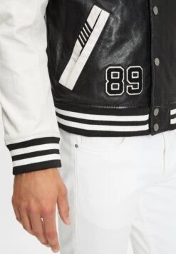 GIPSY Gmbluno Laorv - Bomberjacks - Black/White 13 GIPSY Gmbluno Laorv - Bomberjacks - Black/White -Jack and Jones Verkoopwinkel 28b5a42b7b884b55b358c7bb996e27dd