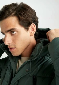 DeFacto Regular Fit- Winterjas - Green 11 DeFacto Regular Fit- Winterjas - Green -Jack and Jones Verkoopwinkel 2a9a5a7c29244e98a583e218c0fe2dd9