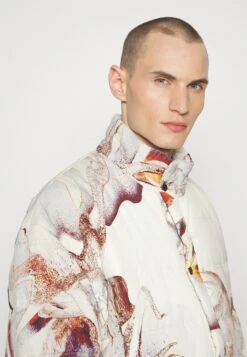 Henrik Vibskov Tabasco Jacket Unisex - Winterjas - Snow/Tomato/Mouse 11 Henrik Vibskov Tabasco Jacket Unisex - Winterjas - Snow/Tomato/Mouse -Jack and Jones Verkoopwinkel 2bf52303ddb04e7a9df643d9a4072619