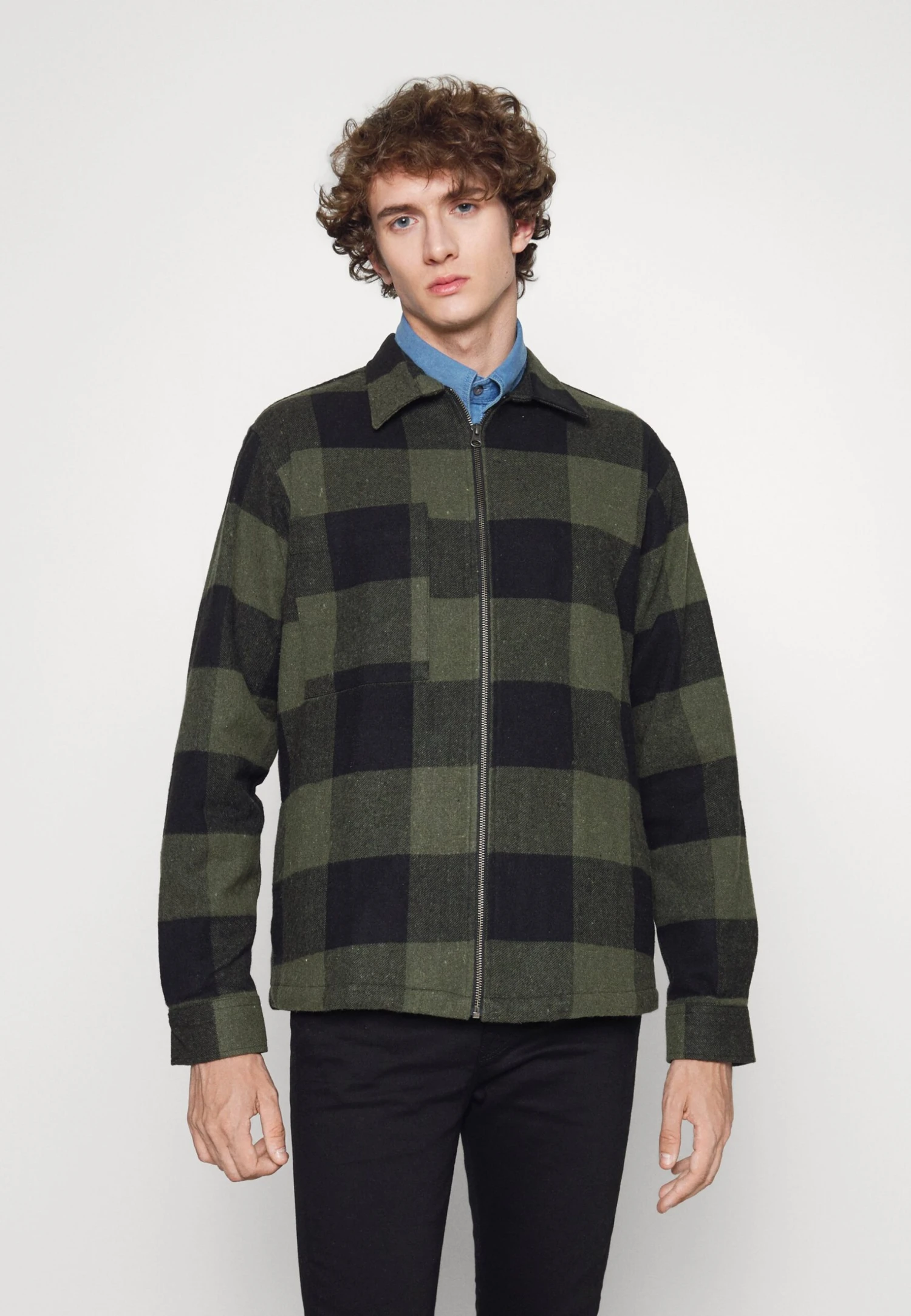 Selected Homme Slhloosedoller Overshirt - Lichte Jas - Dark Olive 3 Selected Homme Slhloosedoller Overshirt - Lichte Jas - Dark Olive