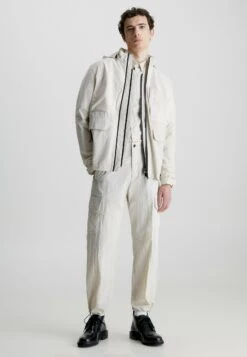 Calvin Klein Hooded - Lichte Jas - Stony Beige -Jack and Jones Verkoopwinkel 2f9c51b24b10438fbc2fb5dba957f81f