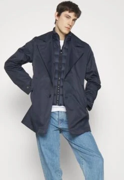 Boss Coel - Halflange Jas - Dark Blue 15 Boss Coel - Halflange Jas - Dark Blue -Jack and Jones Verkoopwinkel 36e309cfbb964307bf6e927ee3795f1e