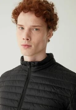 Colmar Originals Recycled Essential Wadded - Winterjas - Black -Jack and Jones Verkoopwinkel 3aa584afa3ec4316aee8529cb60a9aa2