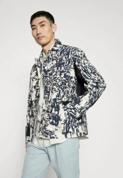 KOCHÉ Sportsjacket Unisex - Lichte Jas - Ecru/Blue 13 KOCHÉ Sportsjacket Unisex - Lichte Jas - Ecru/Blue -Jack and Jones Verkoopwinkel 3ca228c0978c4921a4a810215fe074ab