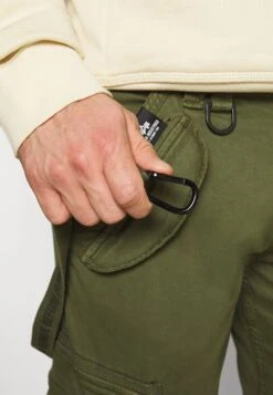 Alpha Industries Utility Pant - Cargobroek - Dark Olive -Jack and Jones Verkoopwinkel 3f267659a9e64027ae1a3ead200c4c71