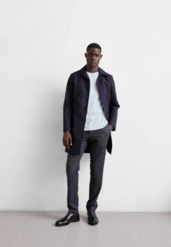 Sandro Trenchcoat - Marine 10 Sandro Trenchcoat - Marine -Jack and Jones Verkoopwinkel 3f6b80b9ccb1480d9e0e10c8194611c0