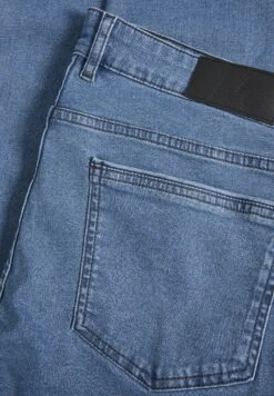 Matinique Mapete- Straight Leg Jeans - Light Washed Denim -Jack and Jones Verkoopwinkel 3fadac8a95d74853823d64f91ffcdf33