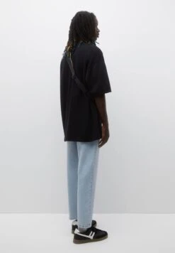 PULL & BEAR Relaxed Fit Jeans - Blue -Jack and Jones Verkoopwinkel 40f4c9349ece45ac8d47e56a01997d86