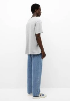 PULL & BEAR Straight Leg Jeans - Blue Denim -Jack and Jones Verkoopwinkel 46dfd71942624744994ab134efbc058e