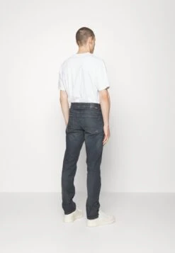 Boss Delaware - Slim Fit Jeans - Medium Blue -Jack and Jones Verkoopwinkel 4ab1eface0d14a14bb419b989ef60195