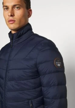 Napapijri Aerons - Jas - Blu Marine -Jack and Jones Verkoopwinkel 4ae7835b270e4ed6bf03eb6785095ba0