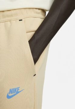 Nike Sportswear M Tch Flc S - Trainingsbroek - Sesame/Lt Photo Blue 11 Nike Sportswear M Tch Flc S - Trainingsbroek - Sesame/Lt Photo Blue -Jack and Jones Verkoopwinkel 4e78a3a3e00b4779bf7e7c4123e19b1c