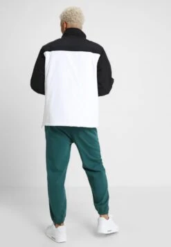 URBAN CLASSICS Winterjas - White/Black -Jack and Jones Verkoopwinkel 4e990eb583974ff188f1fbdb9a61d04d