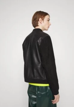 THEORY Varsity - Leren Jas - Black 10 THEORY Varsity - Leren Jas - Black -Jack and Jones Verkoopwinkel 4f2b65880faa48c49c689827b6b4f443