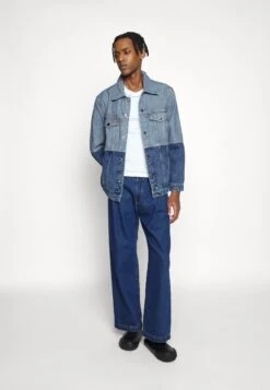 Washed Trucker - Spijkerjas - Blue -Jack and Jones Verkoopwinkel 55150ad764924930942b42c81763b53f