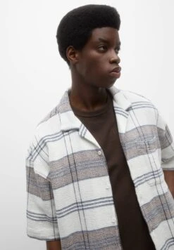 PULL & BEAR Short Sleeve Checked - Overhemd - White 11 PULL & BEAR Short Sleeve Checked - Overhemd - White -Jack and Jones Verkoopwinkel 56a5dbed6963470885cf0ea49ad631dd