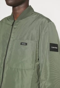 Calvin Klein Recycled Superlightweight - Bomberjacks - Thyme 15 Calvin Klein Recycled Superlightweight - Bomberjacks - Thyme -Jack and Jones Verkoopwinkel 573ee28c17f543f985088d8f44896ba5