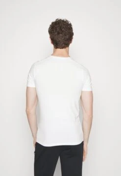Marc O'Polo Essentials 2 Pack V Neck Shirt - Hemd - White 9 Marc O'Polo Essentials 2 Pack V Neck Shirt - Hemd - White -Jack and Jones Verkoopwinkel 586819a71b03458f81acf4d5ec8900de