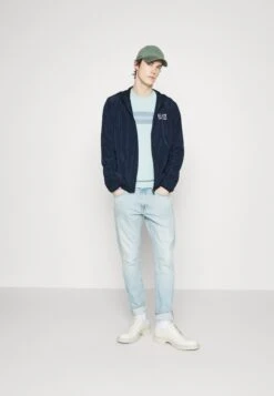 EA7 Emporio Armani Windjack - Dark Blue 9 EA7 Emporio Armani Windjack - Dark Blue -Jack and Jones Verkoopwinkel 598a355e94d84b23a656e98ab9b9f3f3