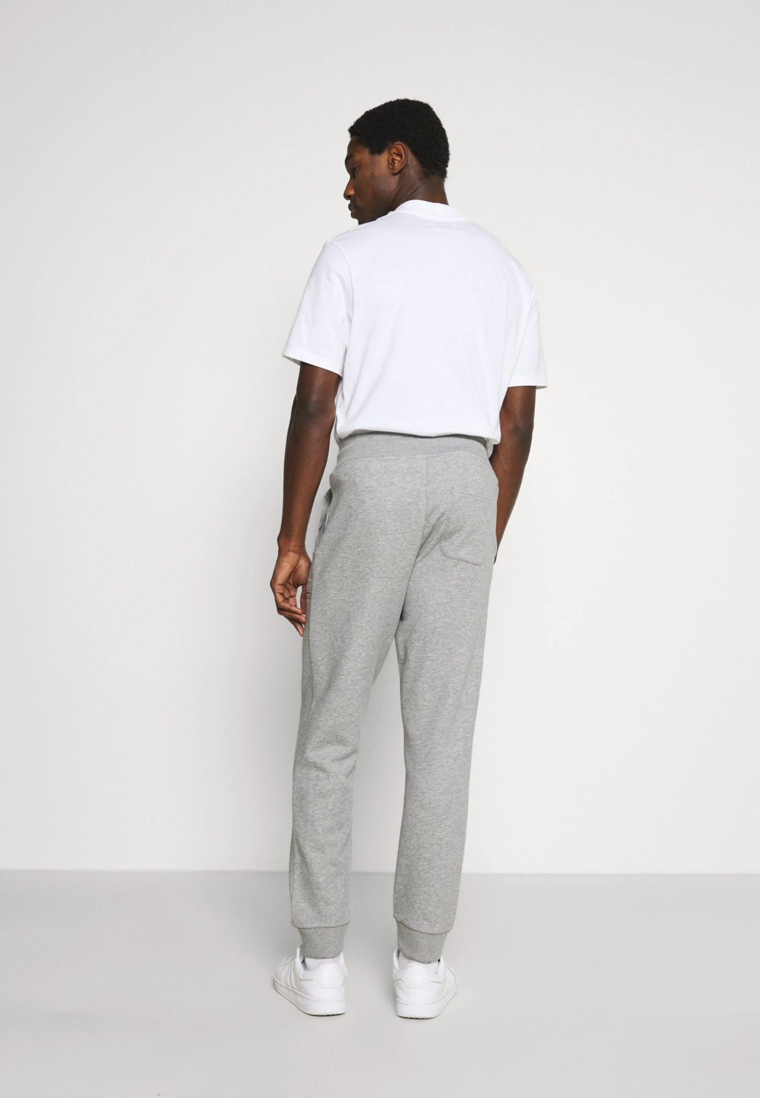 Gant Archive Shield- Trainingsbroek - Grey Melange 5 Gant Archive Shield- Trainingsbroek - Grey Melange - Afbeelding 3