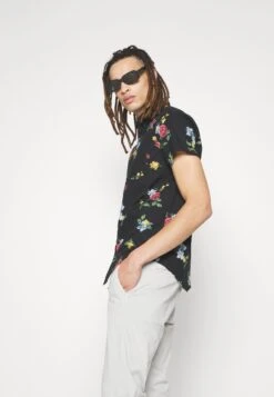 Hollister Co. Overhemd - Black Floral 13 Hollister Co. Overhemd - Black Floral -Jack and Jones Verkoopwinkel 5ee8757c0d08415eb05cbb2a330b47f9