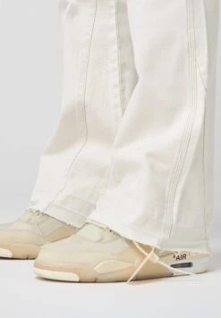 Contrast - Bootcut Jeans - White 11 Contrast - Bootcut Jeans - White -Jack and Jones Verkoopwinkel 5f5661807fb8499da571b2be02f0a5df