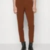 Lindbergh Slim Fit Club Pants - Broek - Deep Camel 2 Lindbergh Slim Fit Club Pants - Broek - Deep Camel -Jack and Jones Verkoopwinkel 6354b04cfd8a4e64b2a20e128aebe337