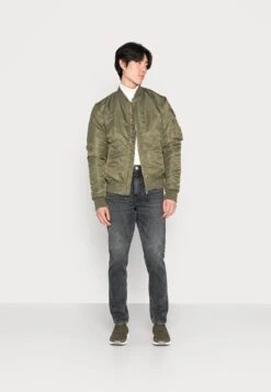 LTB Henry - Straight Leg Jeans - Lennard Wash 8 LTB Henry - Straight Leg Jeans - Lennard Wash -Jack and Jones Verkoopwinkel 636af77091204204869a56e1830bec43