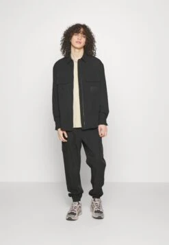 Calvin Klein Jeans Premium Essentials Woven Pant - Cargobroek - Black -Jack and Jones Verkoopwinkel 638fabbb65d04937a22e4c439dfdf059