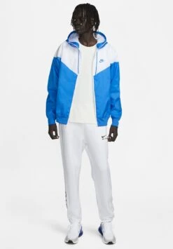 Nike Sportswear M Wvn Lnd Wr Hd - Windjack - Photo Blue/White/Photo Blue 11 Nike Sportswear M Wvn Lnd Wr Hd - Windjack - Photo Blue/White/Photo Blue -Jack and Jones Verkoopwinkel 63c252439861417788501d50ff0bf5b5